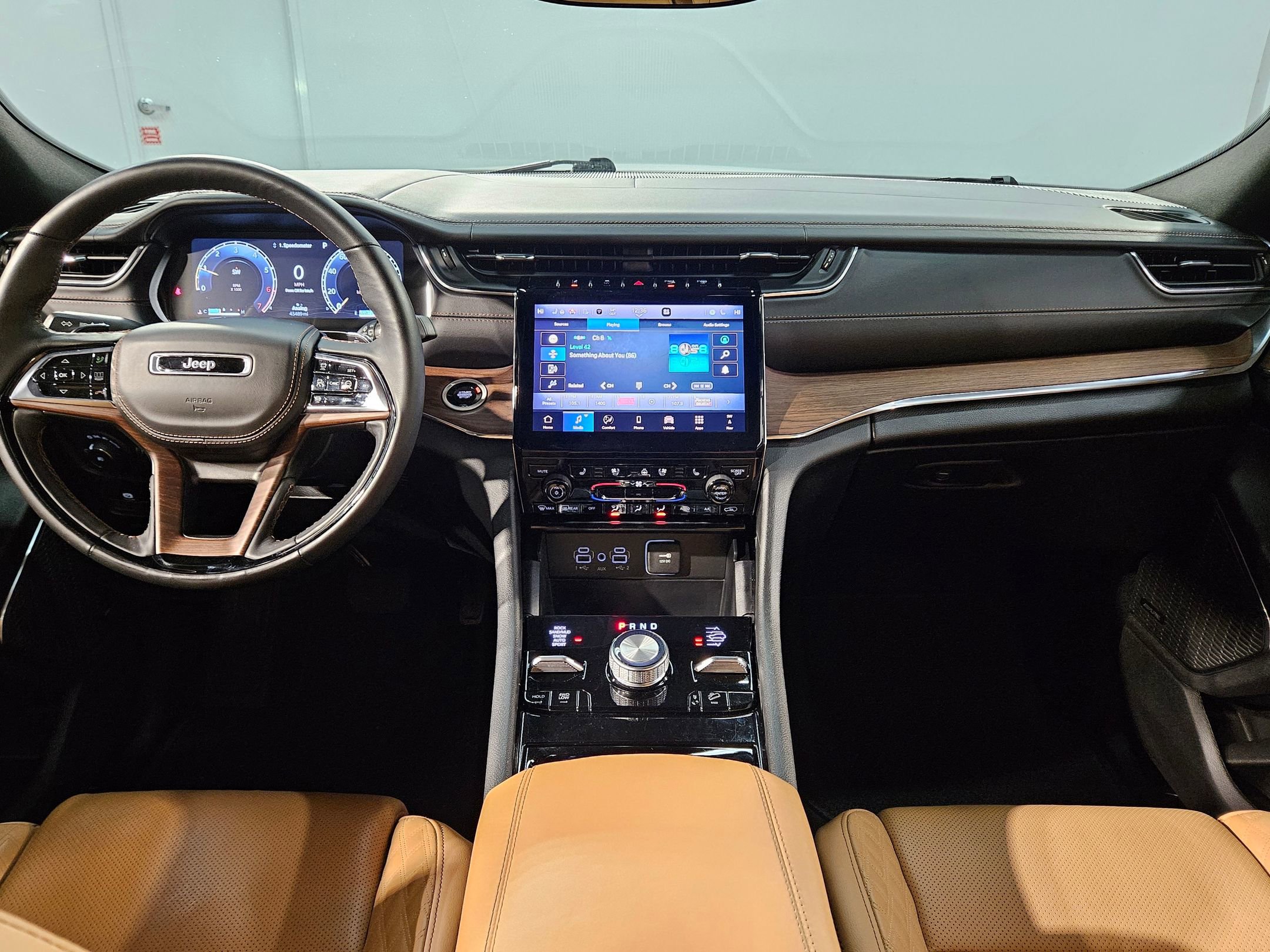 Used 2024 Jeep Grand Cherokee L Summit image 10