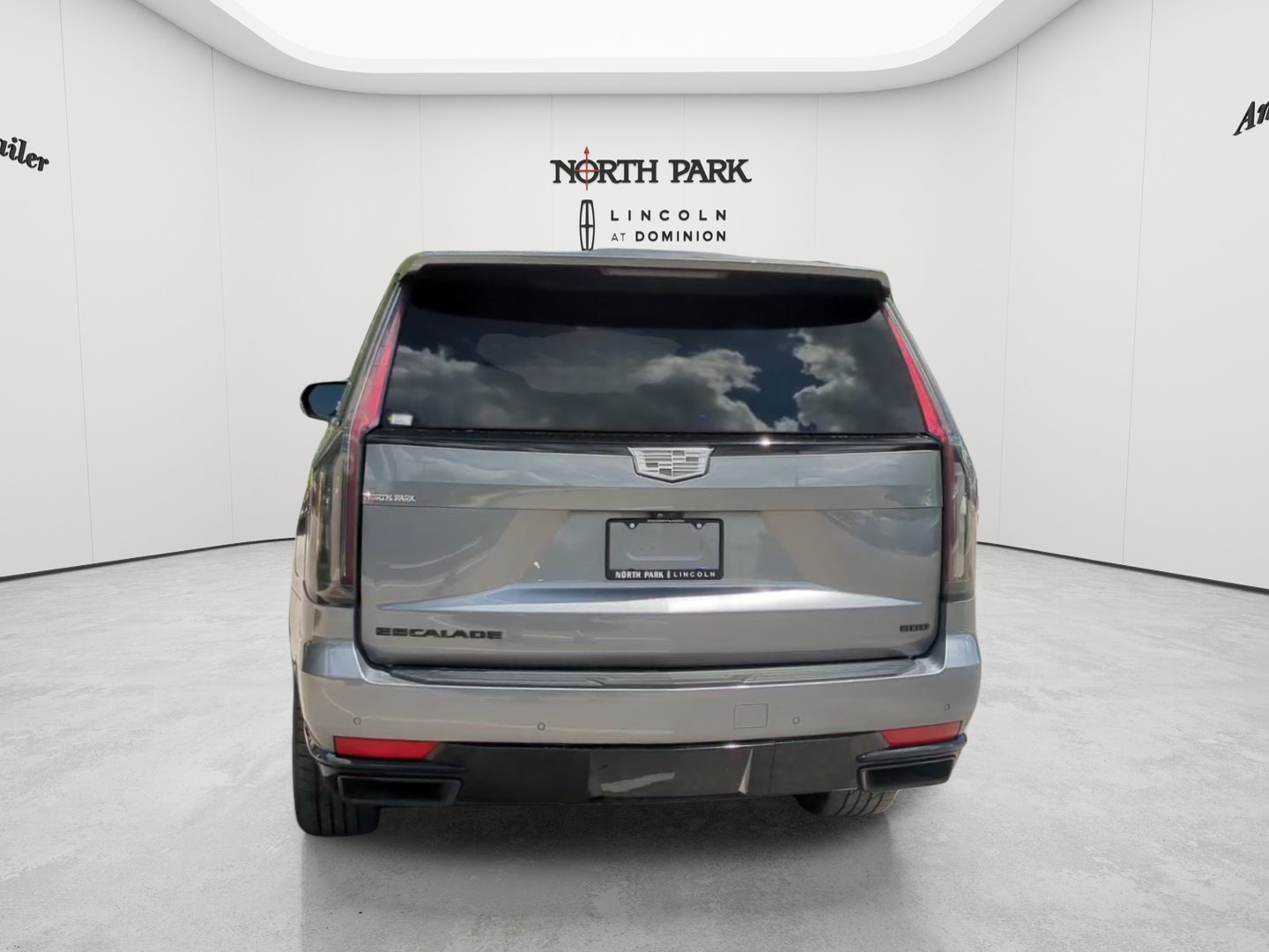 Used 2021 Cadillac Escalade Sport RWD image 4