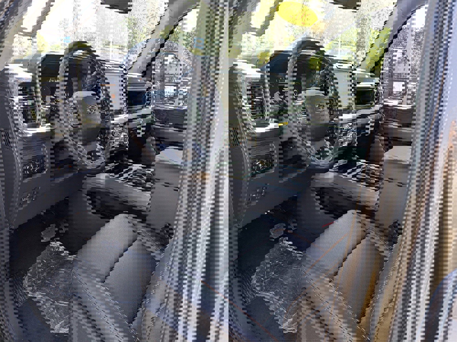 New 2025 Ford F350 Lariat w/ Lariat Ultimate Package image 34