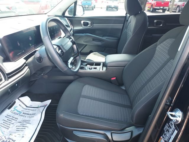 Used 2026 Kia Sorento LX FWD image 9