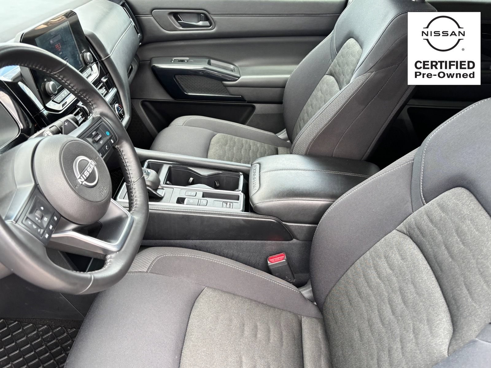 Certified 2025 Nissan Pathfinder SV FWD image 17