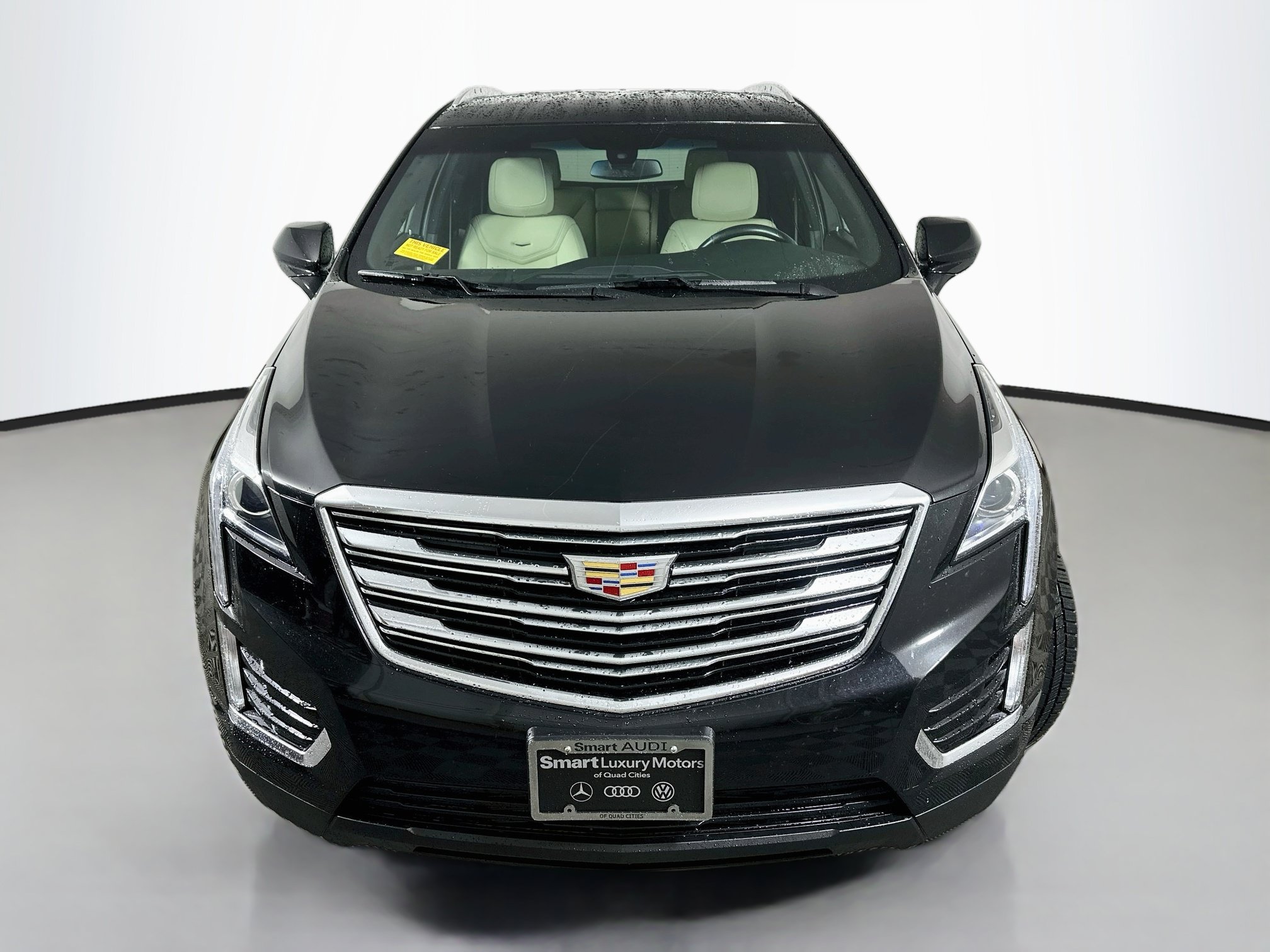Used 2019 Cadillac XT5 FWD image 2