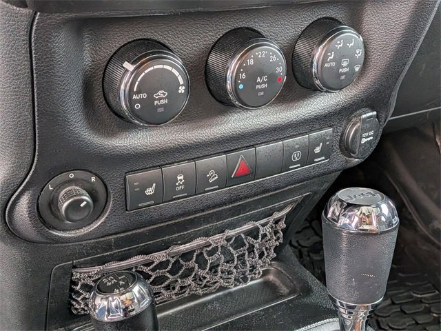 Used 2018 Jeep Wrangler Unlimited Sahara w/ Connectivity Group image 20