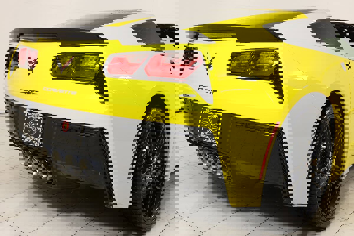 Used 2015 Chevrolet Corvette Stingray Coupe w/ 2LT Preferred Equipment Group image 43