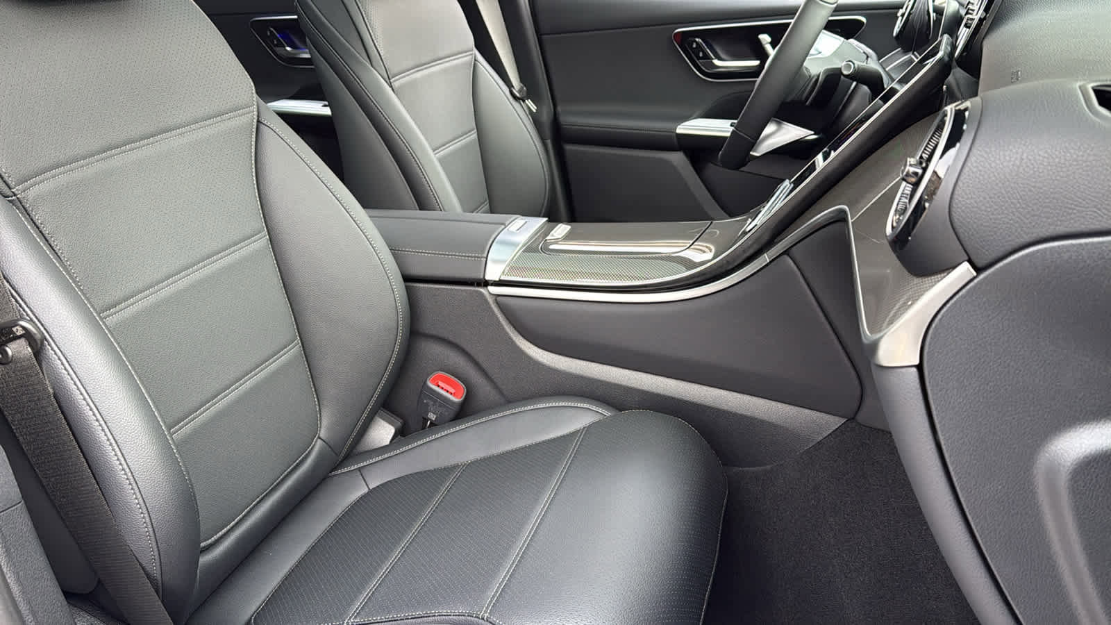 New 2026 Mercedes-Benz GLC 300 4MATIC image 35