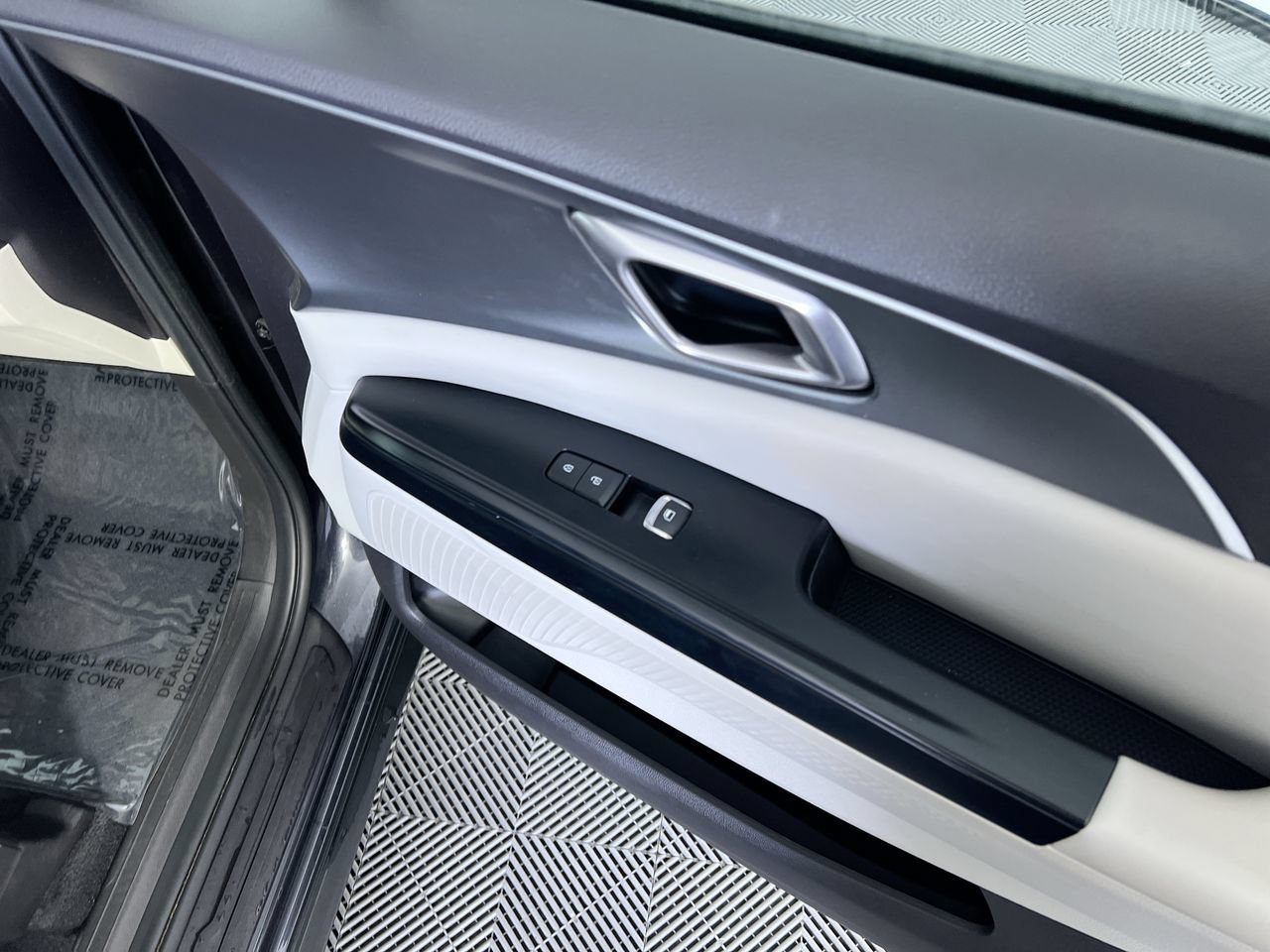 Certified 2024 Kia Carnival LX FWD image 28