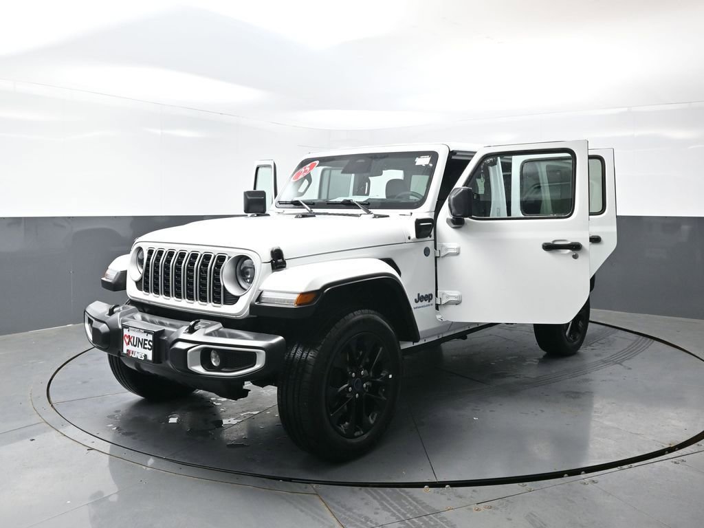 Used 2025 Jeep Wrangler Unlimited Sahara w/ Safety Group AWD/4WD image 57