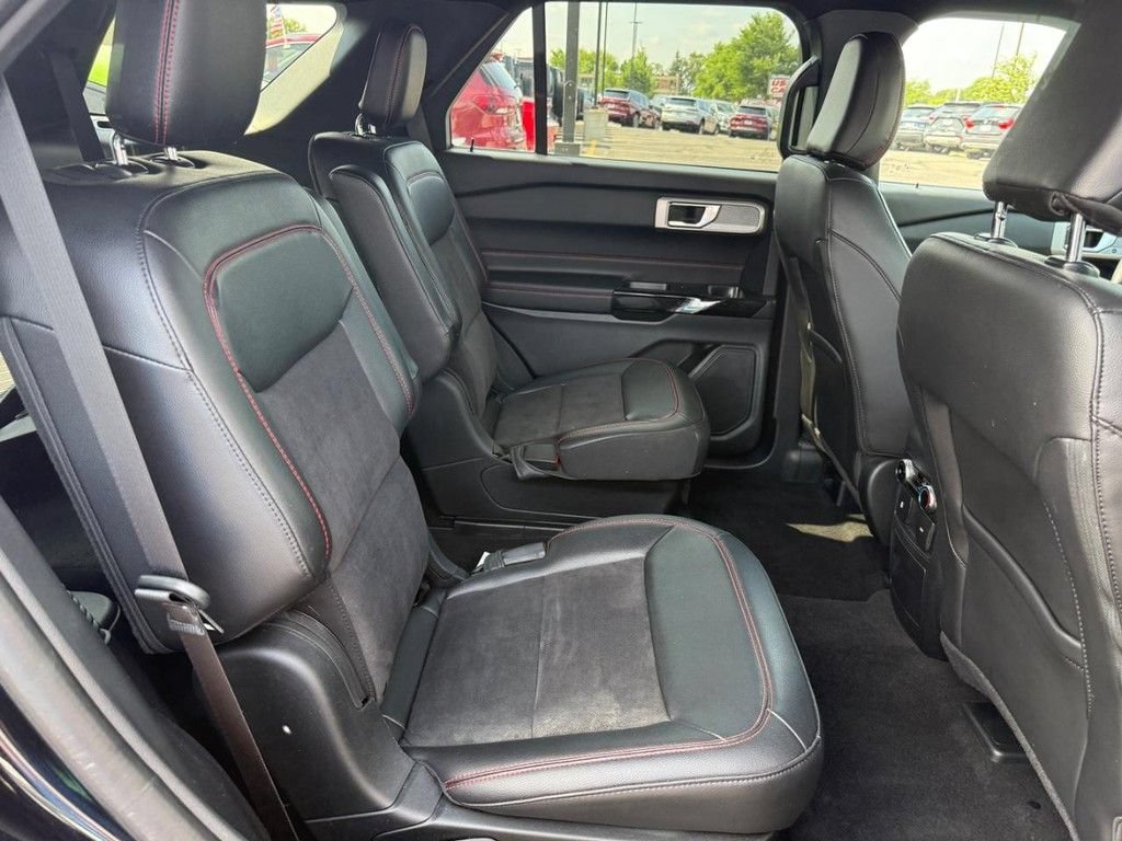 Used 2024 Ford Explorer ST-Line w/ Class IV Trailer Tow Package AWD/4WD image 7
