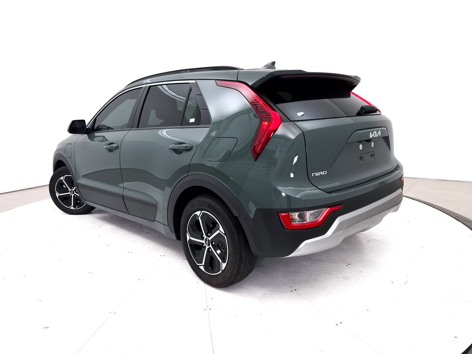 Certified 2023 Kia Niro EX FWD image 2