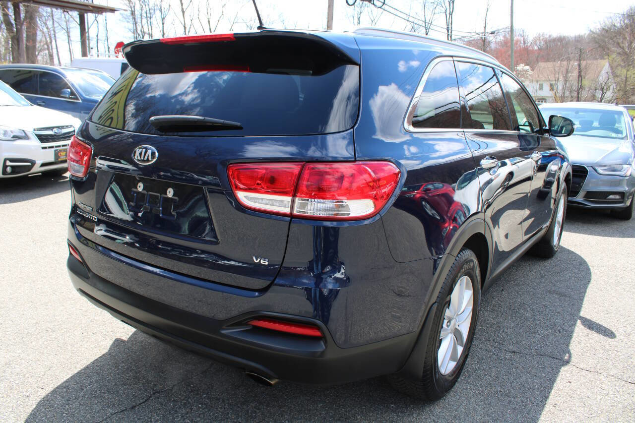 Used 2018 Kia Sorento LX image 8