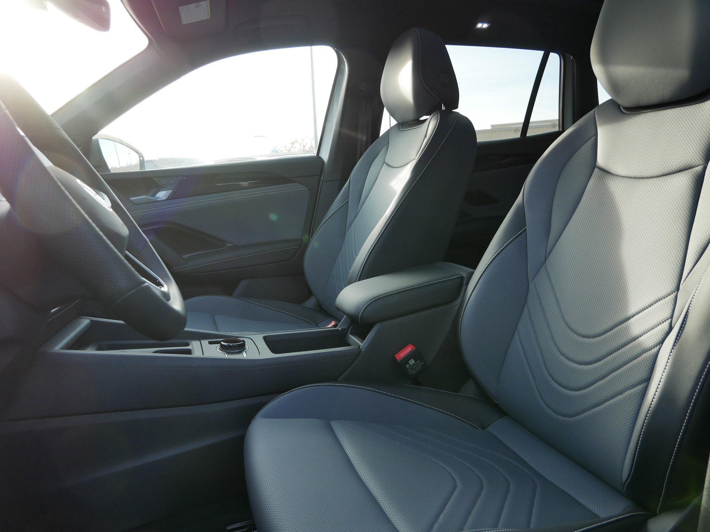 New 2026 Volkswagen Tiguan SE R-Line image 4