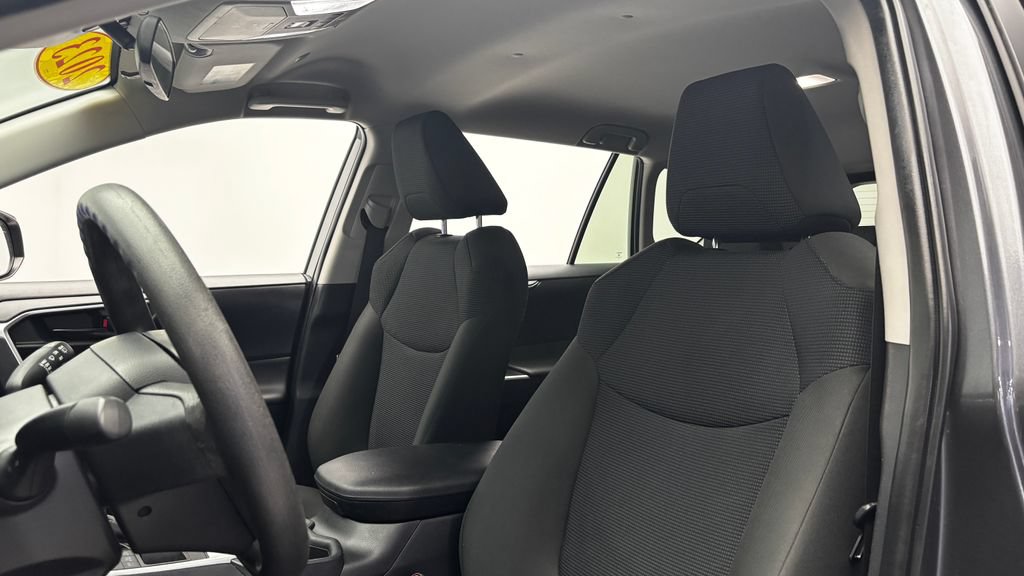 Used 2023 Toyota RAV4 LE AWD/4WD image 10