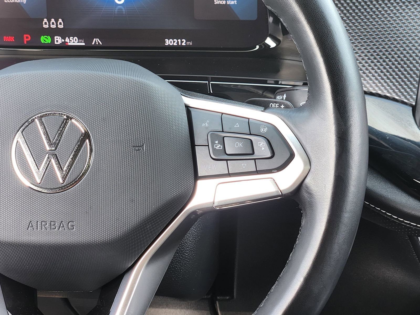 Used 2025 Volkswagen Atlas Cross Sport SEL R-Line image 33