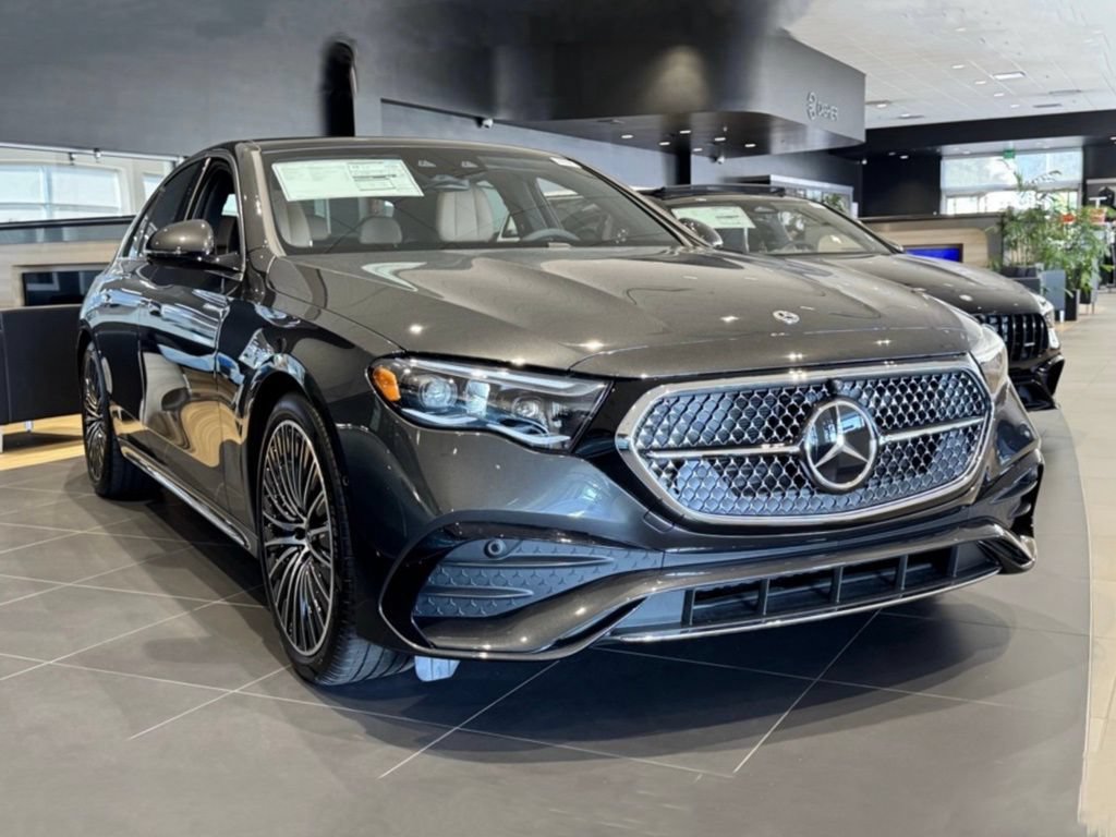 Used 2025 Mercedes-Benz E 350 Sedan image 2