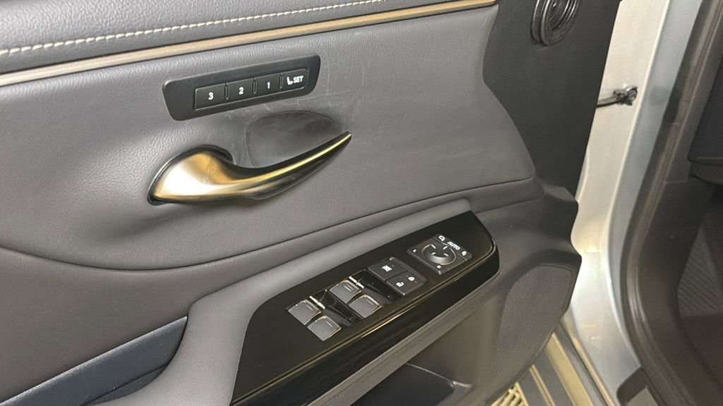 Certified 2025 Lexus ES 350 w/ Premium Package image 23