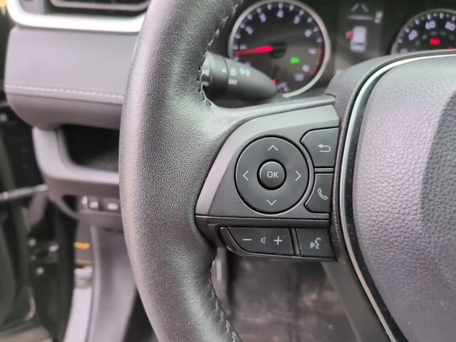 Used 2022 Toyota RAV4 XLE Premium AWD/4WD image 15