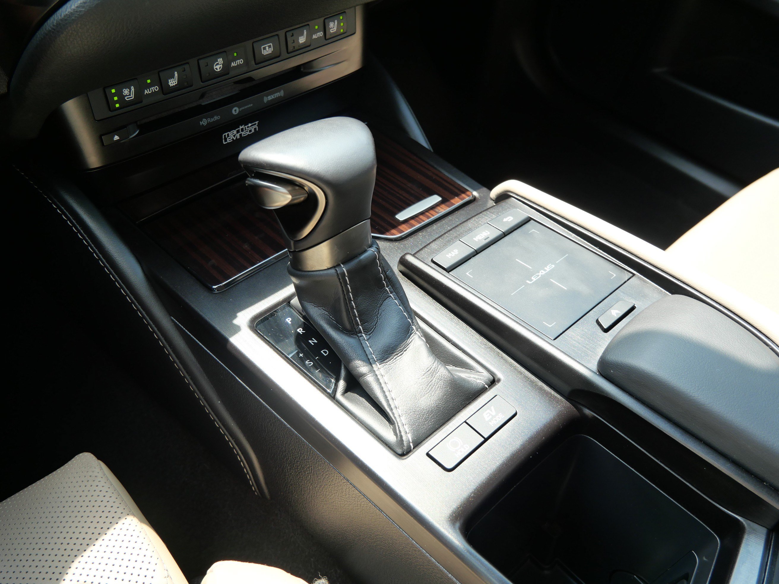 Used 2019 Lexus ES 300h FWD image 24