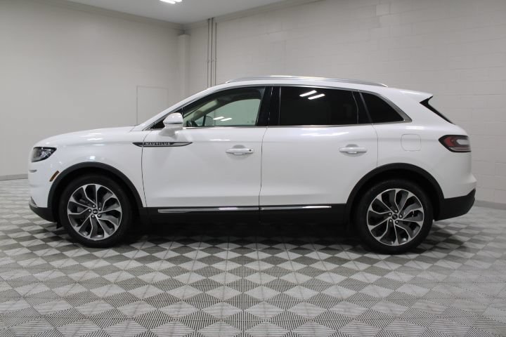 Used 2022 Lincoln Nautilus Reserve AWD/4WD image 9