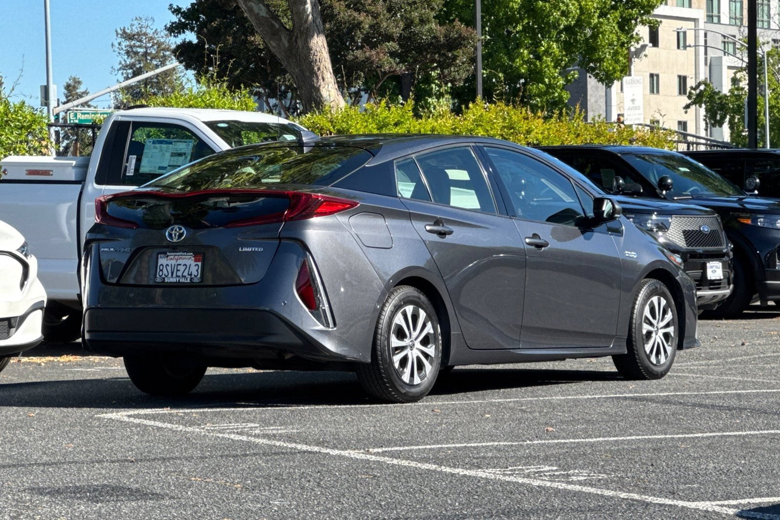 Used 2020 Toyota Prius Prime Limited FWD image 4