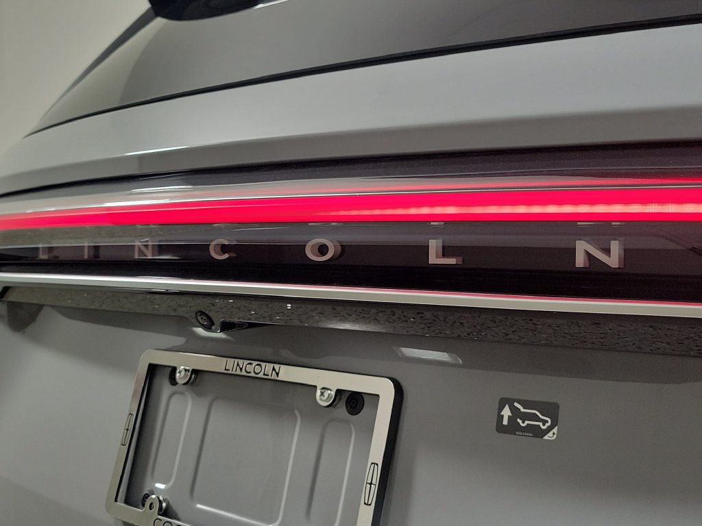 New 2026 Lincoln Nautilus Reserve w/ Jet Appearance Package AWD/4WD image 6