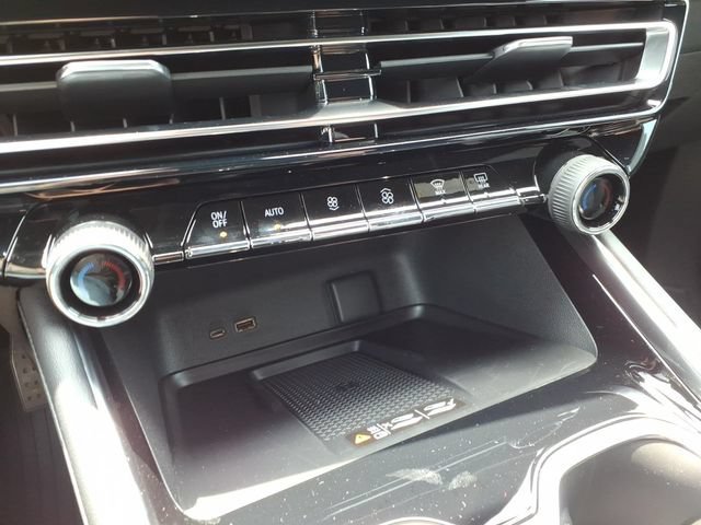 New 2026 Chevrolet Traverse LT w/ Driver Confidence Package FWD image 18