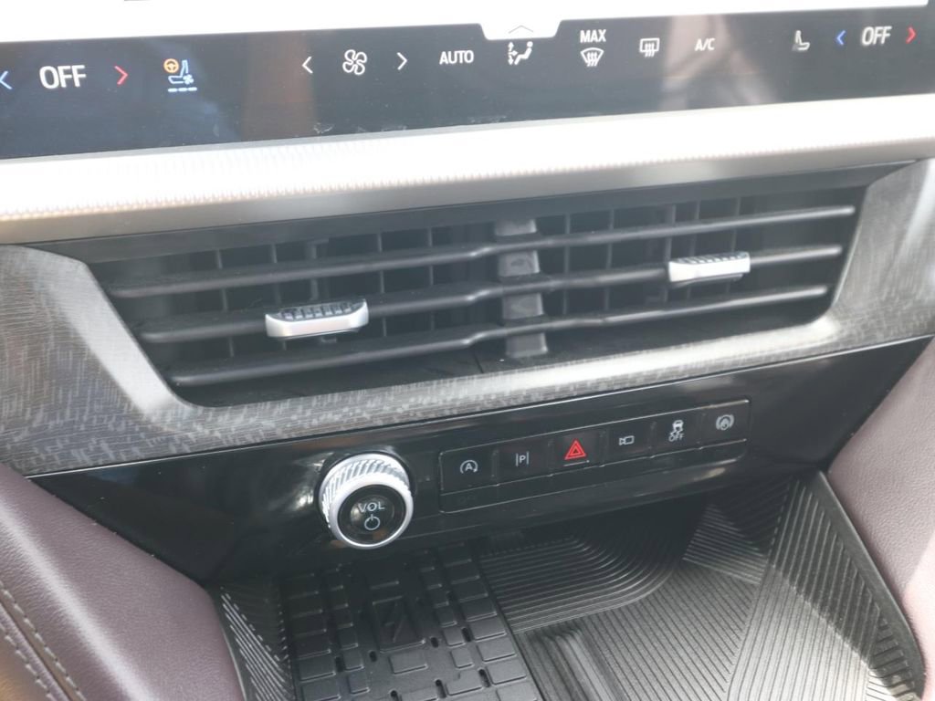 Certified 2025 Ford Explorer Platinum RWD image 20