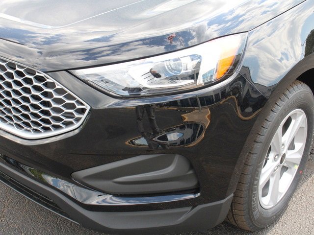 New 2024 Ford Edge SE image 9