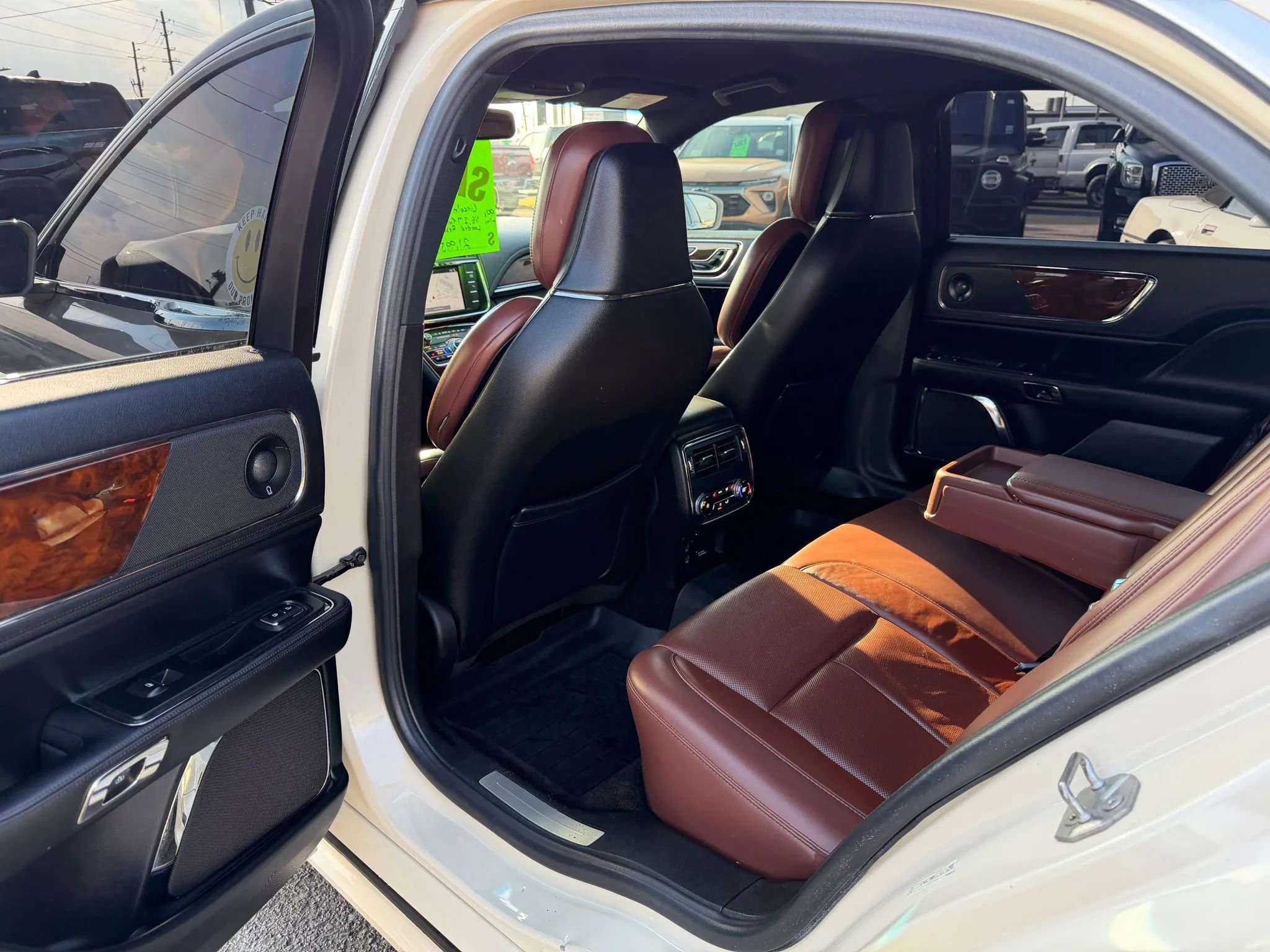 Used 2018 Lincoln Continental Reserve w/ Continental Climate Package FWD image 6