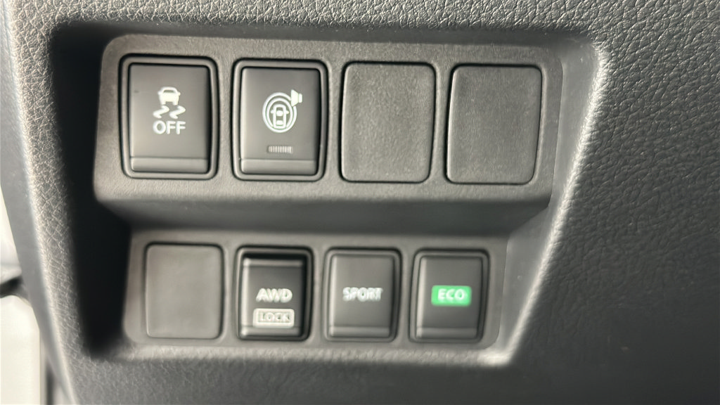 Used 2017 Nissan Rogue SV AWD/4WD image 19