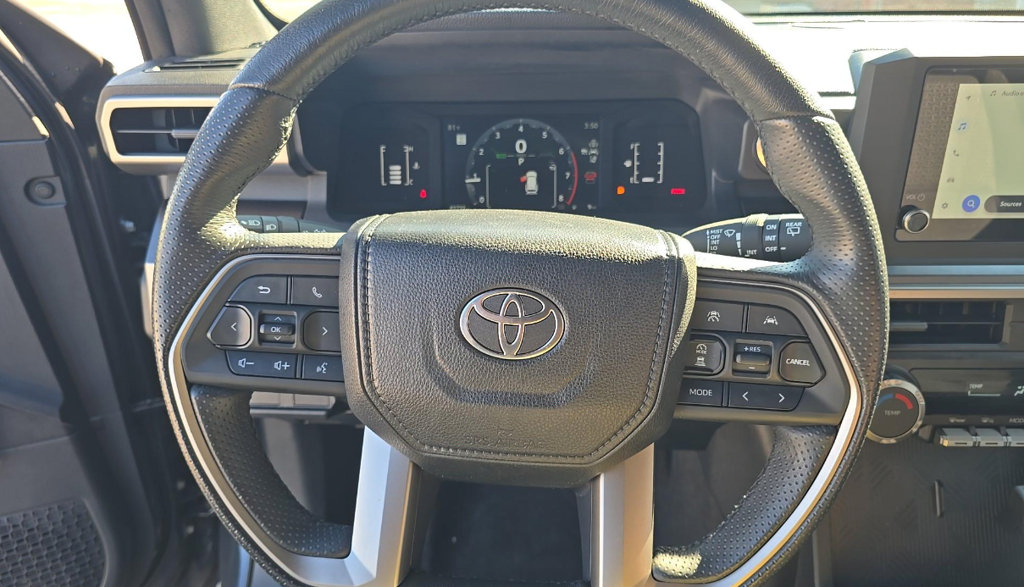 Used 2025 Toyota 4Runner SR5 AWD/4WD image 12