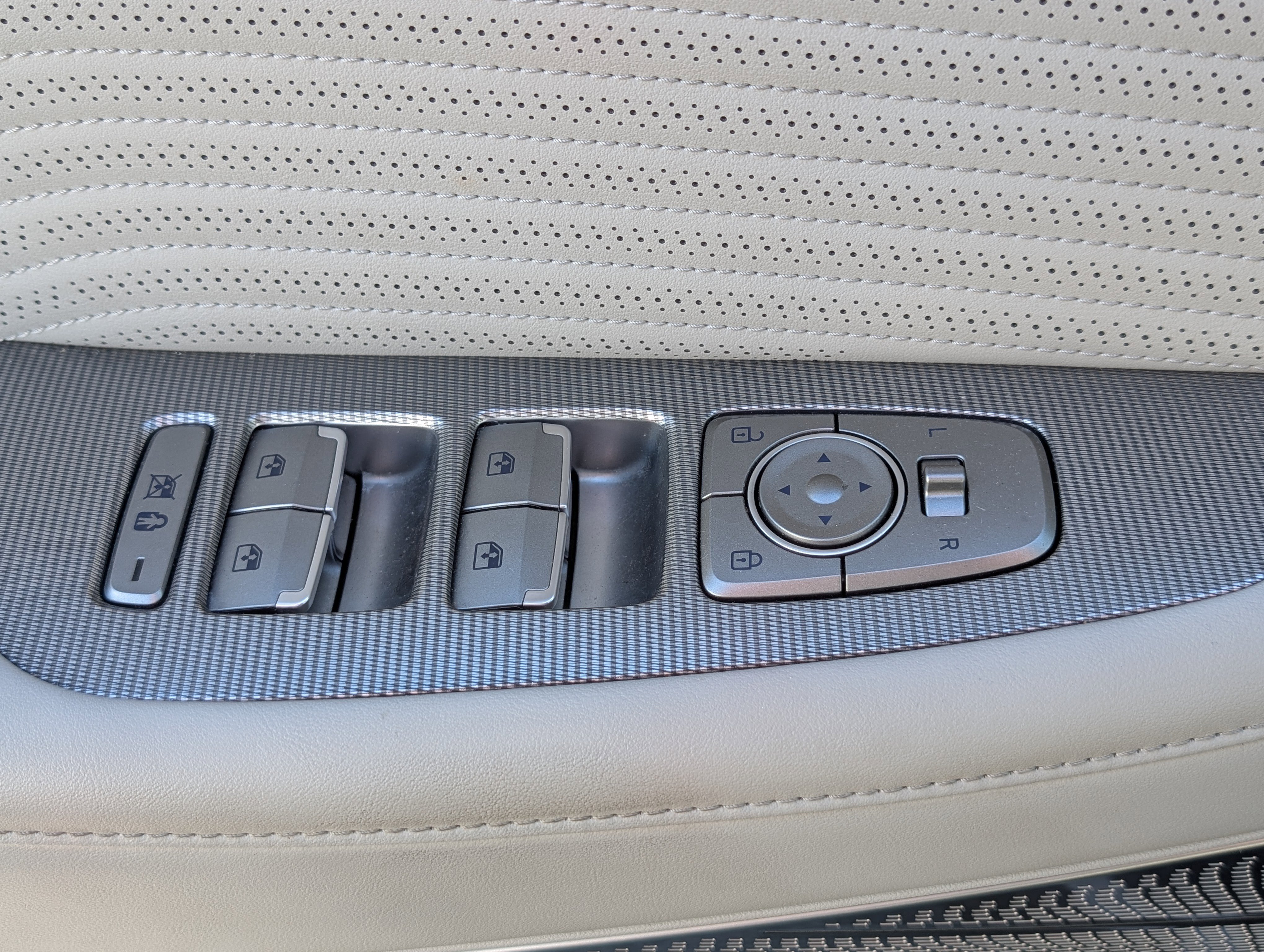 Used 2024 Hyundai Palisade Calligraphy image 20