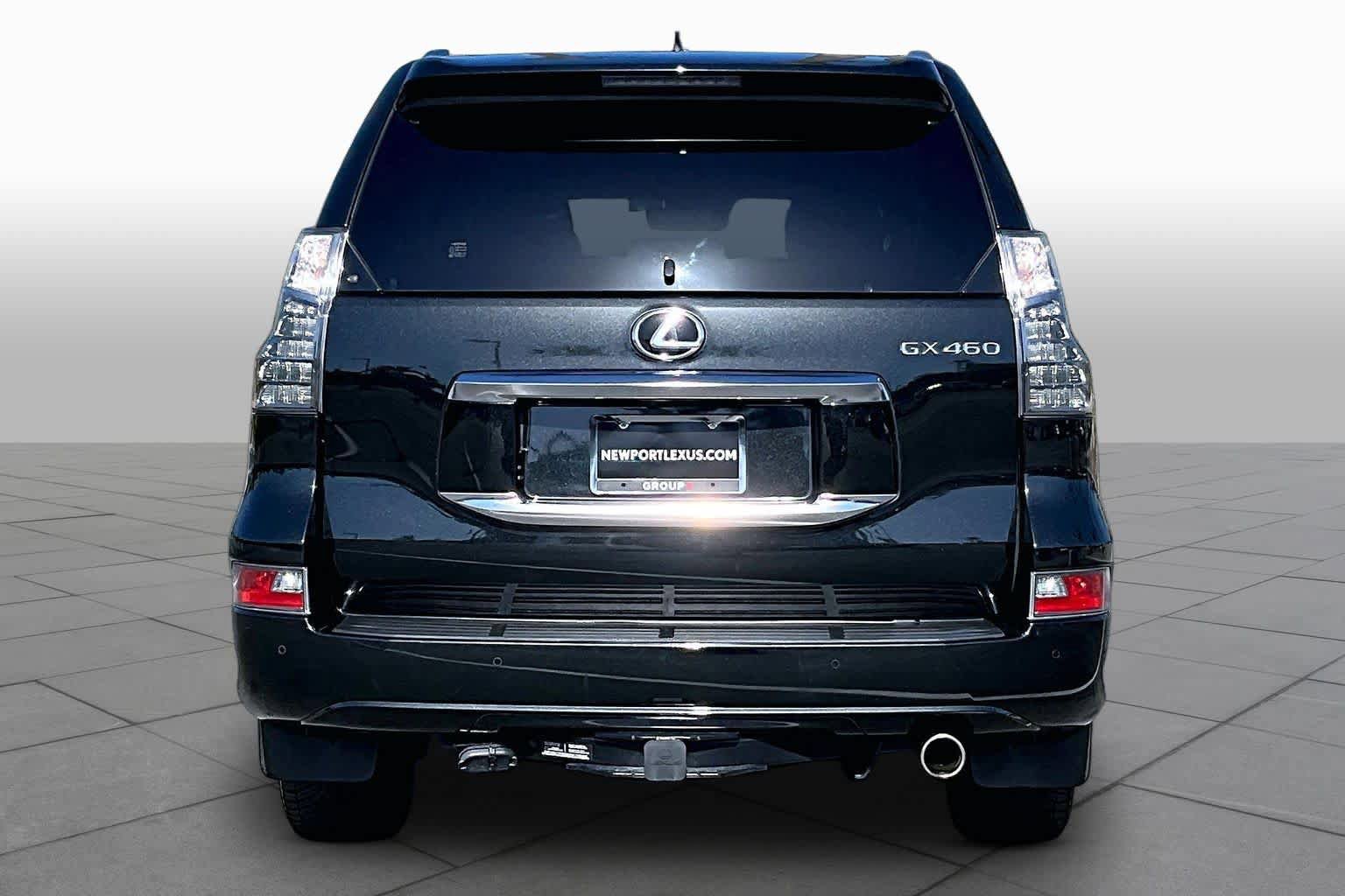 Used 2023 Lexus GX 460 Luxury w/ Accessory Package AWD/4WD image 4