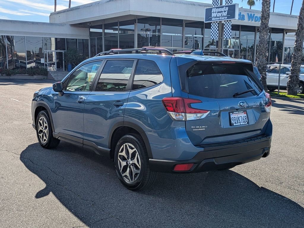 Used 2022 Subaru Forester Premium image 17