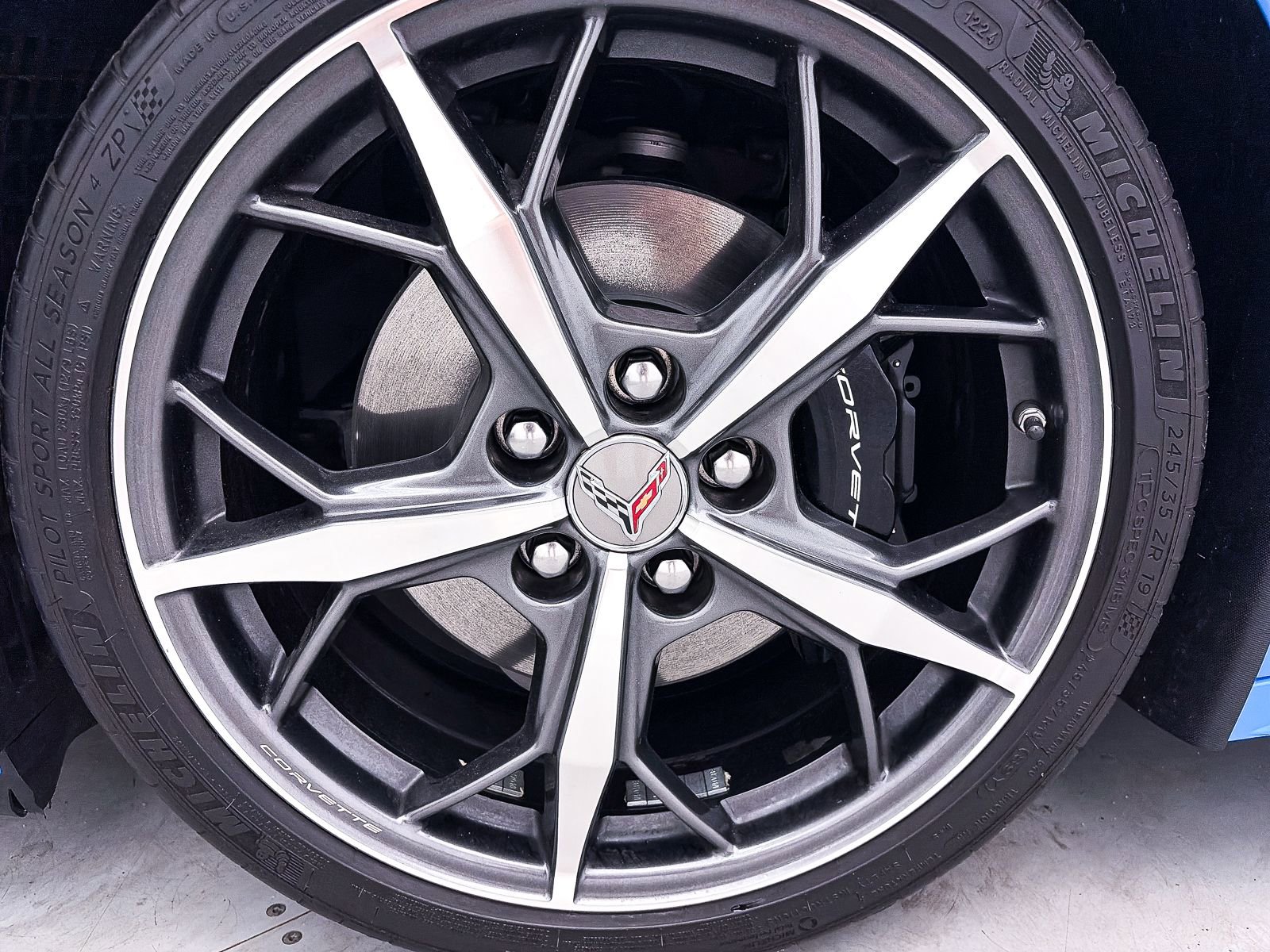 Used 2024 Chevrolet Corvette Stingray Coupe w/ 1LT image 2