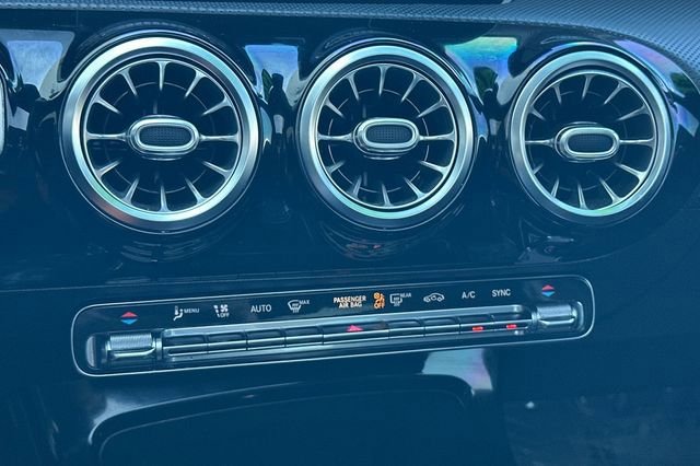 Used 2020 Mercedes-Benz CLA 250 image 22
