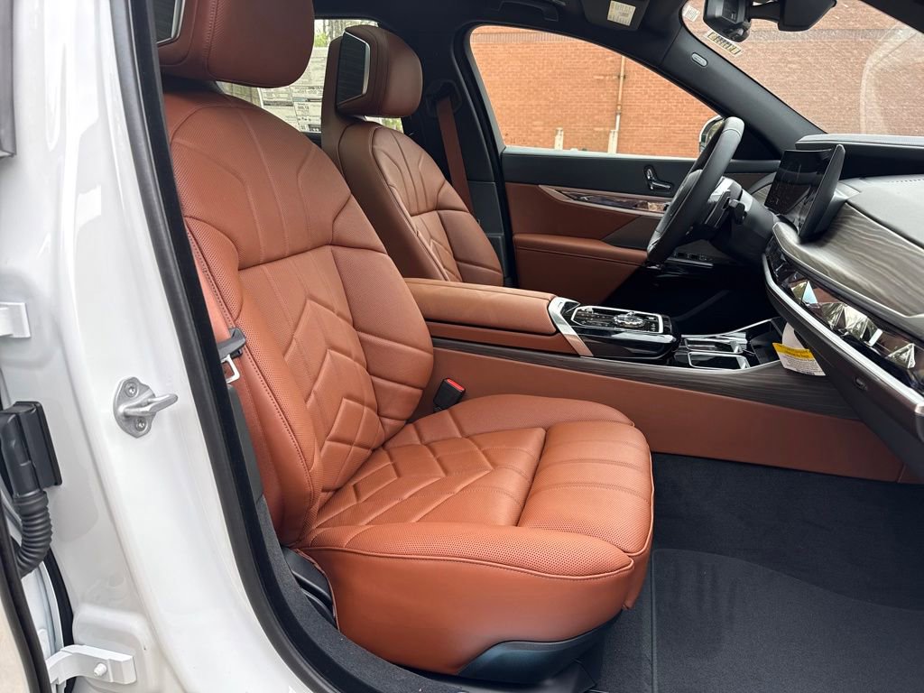 New 2026 BMW 760i xDrive w/ Executive Package image 29