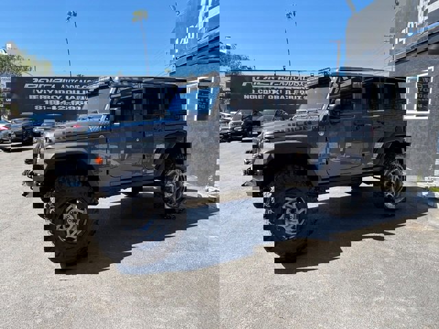 Used 2017 Jeep Wrangler Unlimited Rubicon w/ Connectivity Group image 12