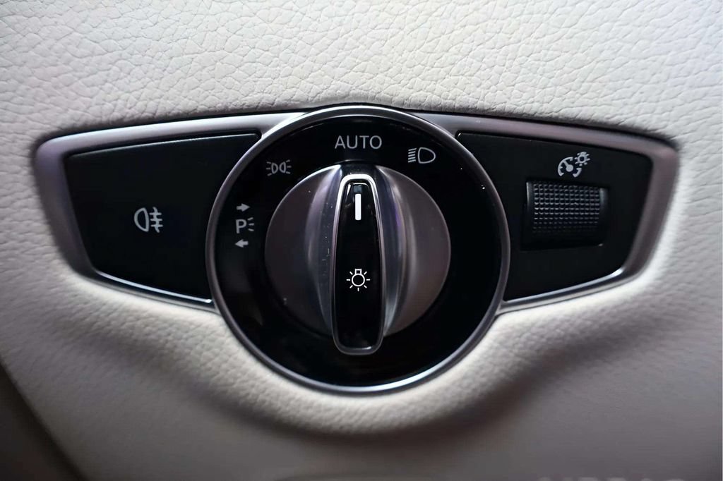 Used 2020 Mercedes-Benz E 450 4MATIC Sedan image 11