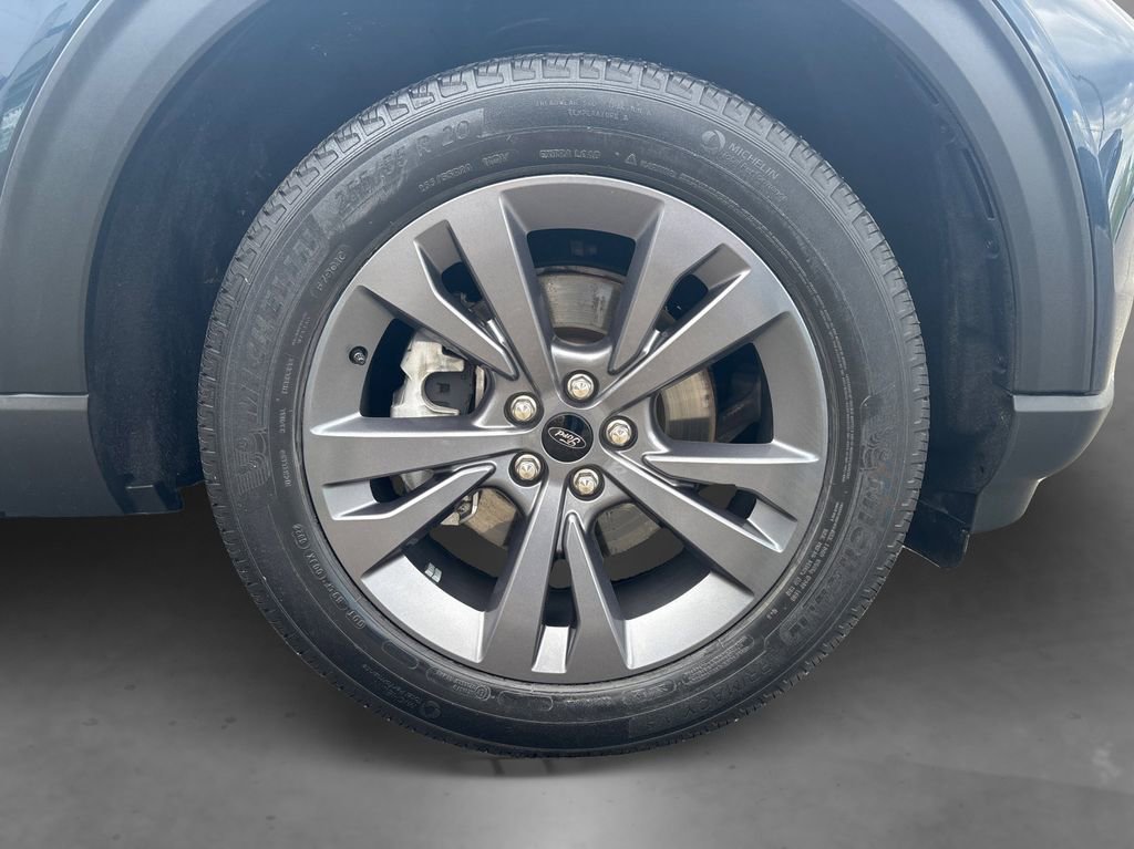 Certified 2022 Ford Explorer XLT w/ Equipment Group 202A AWD/4WD image 20