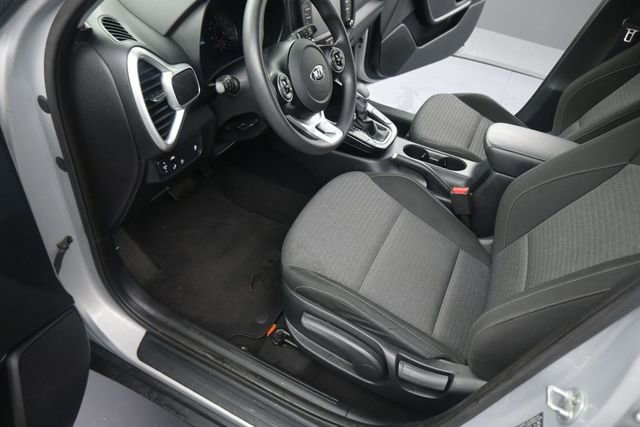 Used 2020 Kia Soul S FWD image 21