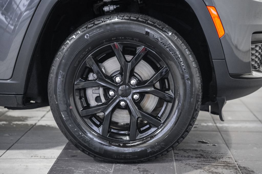 Used 2024 Jeep Grand Cherokee L Laredo image 21