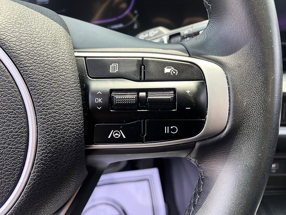 Used 2025 Kia Sportage EX w/ Premium Package FWD image 16