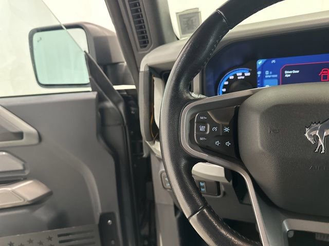Used 2023 Ford Bronco Badlands image 6