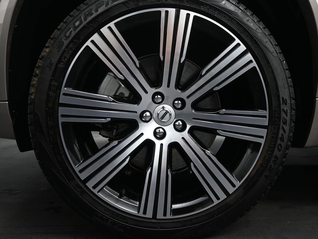 Used 2025 Volvo XC90 T8 Plus w/ Protection Package Premier image 9