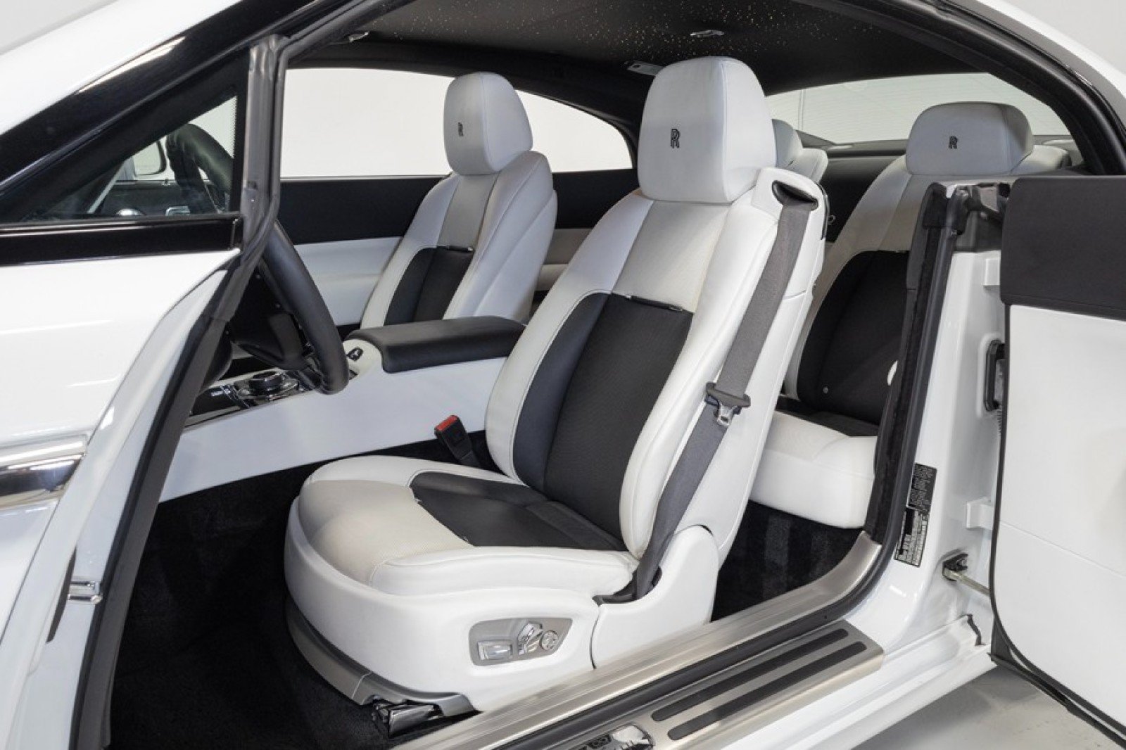 Used 2021 Rolls-Royce Wraith RWD image 40