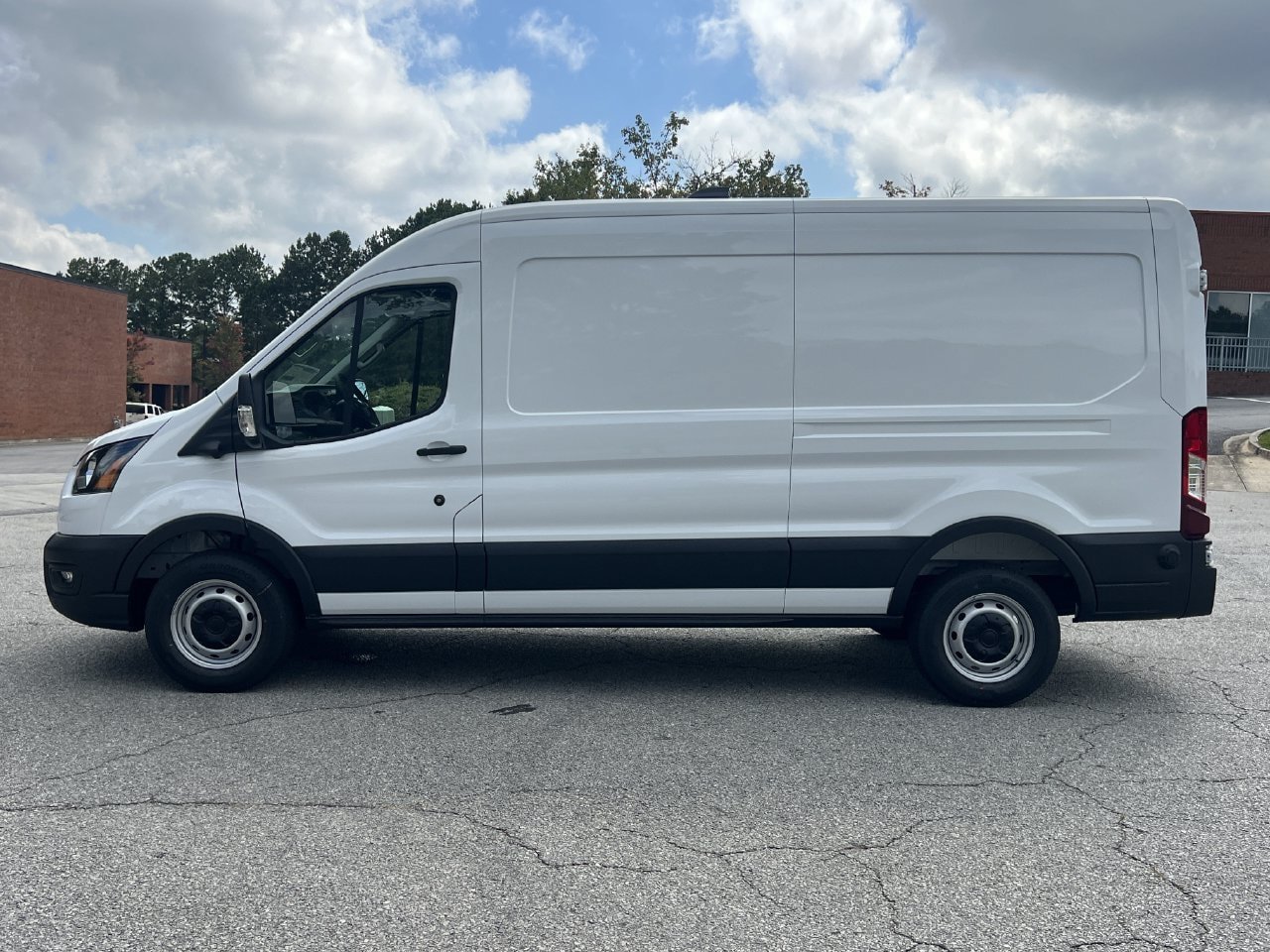 New 2027 Ford Transit 250 148 Medium Roof w/ Load Area Protection Package RWD image 21