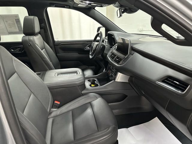 Used 2024 Chevrolet Suburban Z71 w/ Luxury Package AWD/4WD image 19