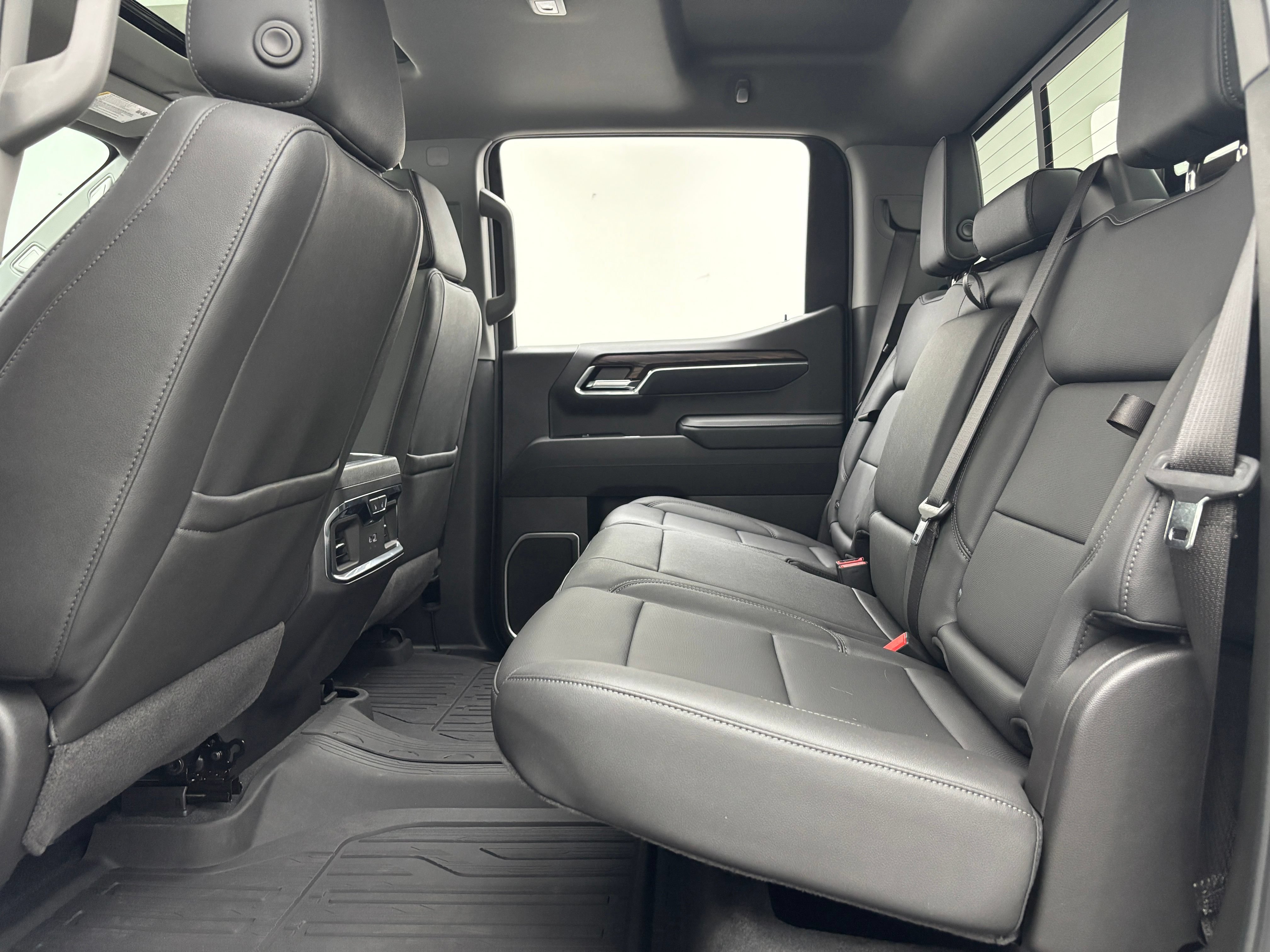 New 2026 GMC Sierra 1500 SLT w/ SLT Premium Package AWD/4WD image 40