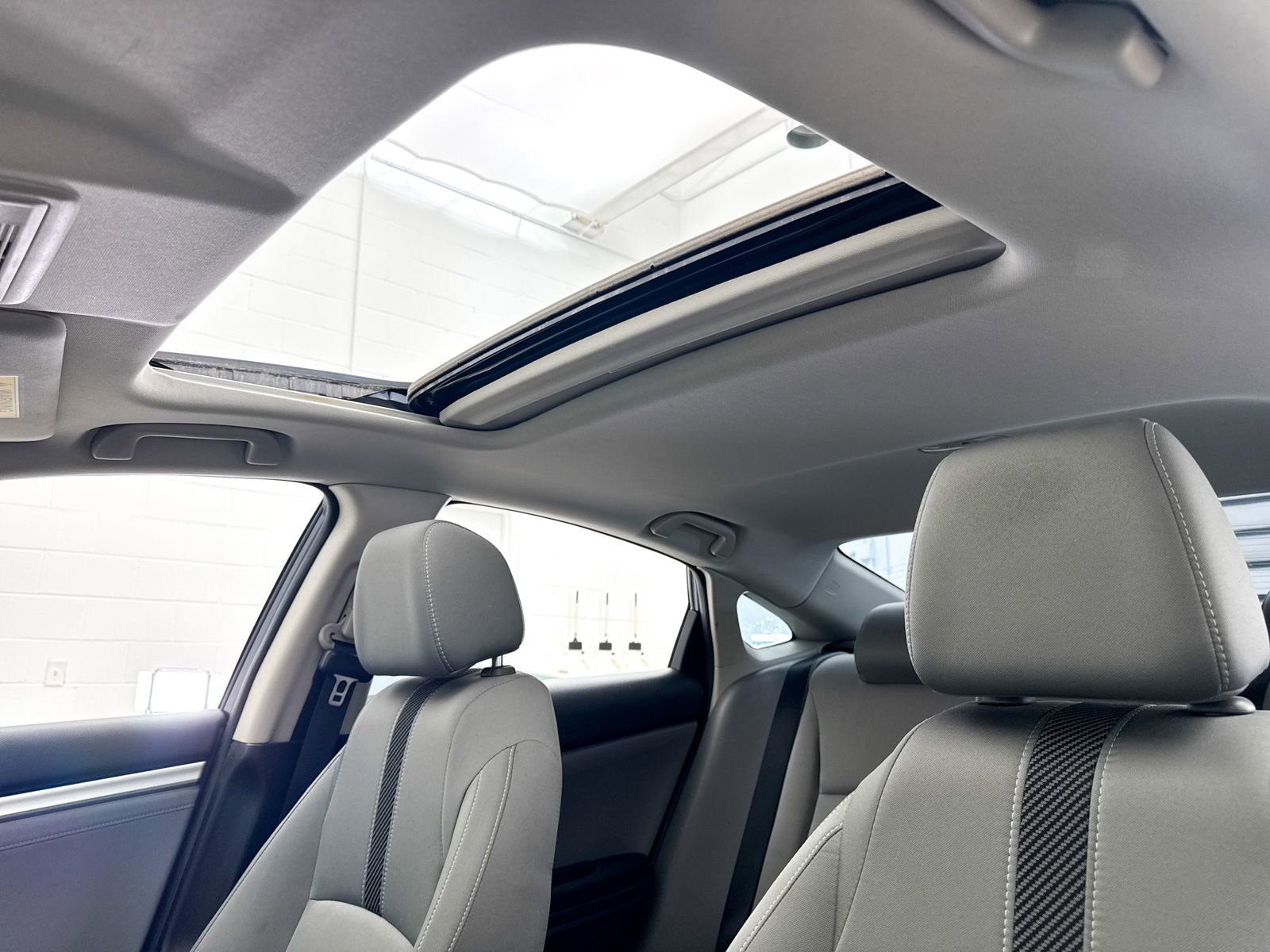 Used 2017 Honda Civic EX-T image 3