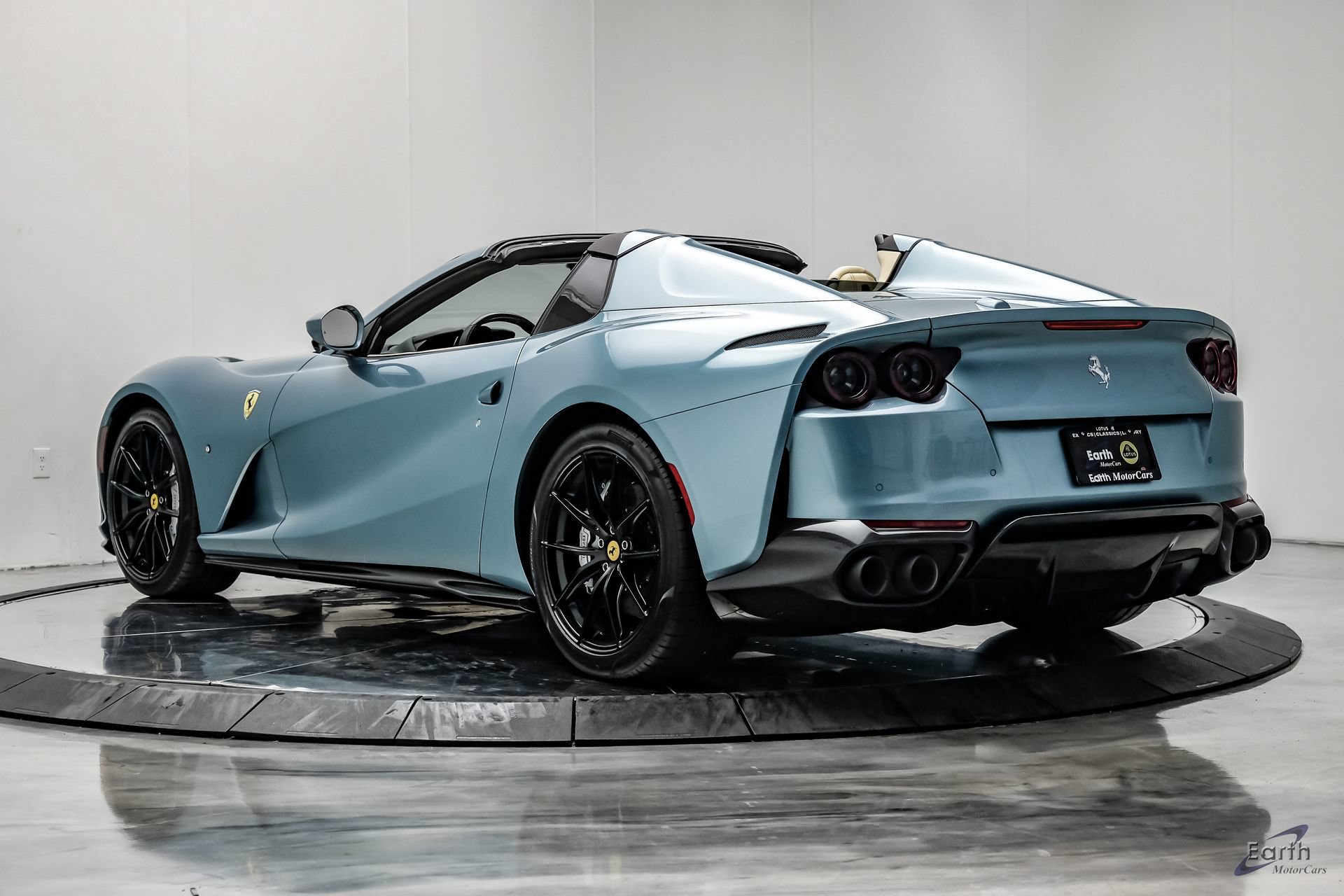 Used 2023 Ferrari 812 GTS RWD image 13